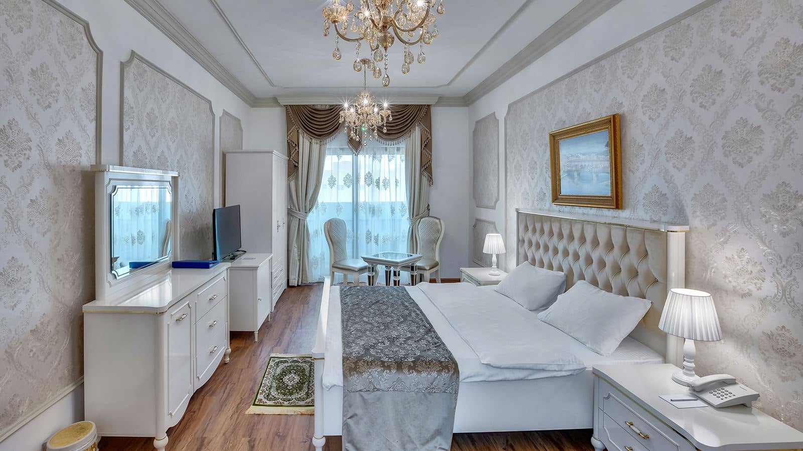 rooms-royal-room