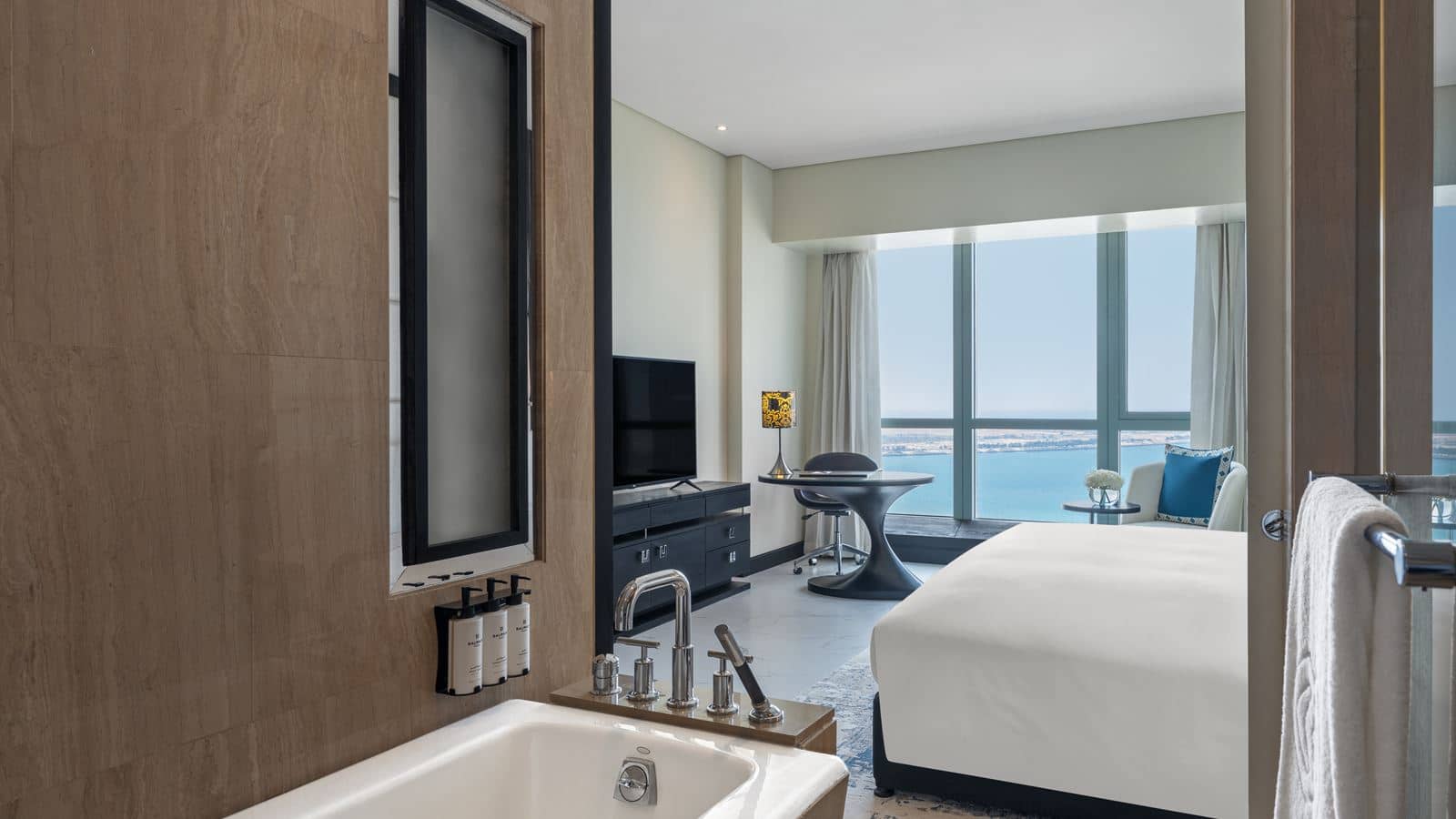 rooms-club-luxury-room-king