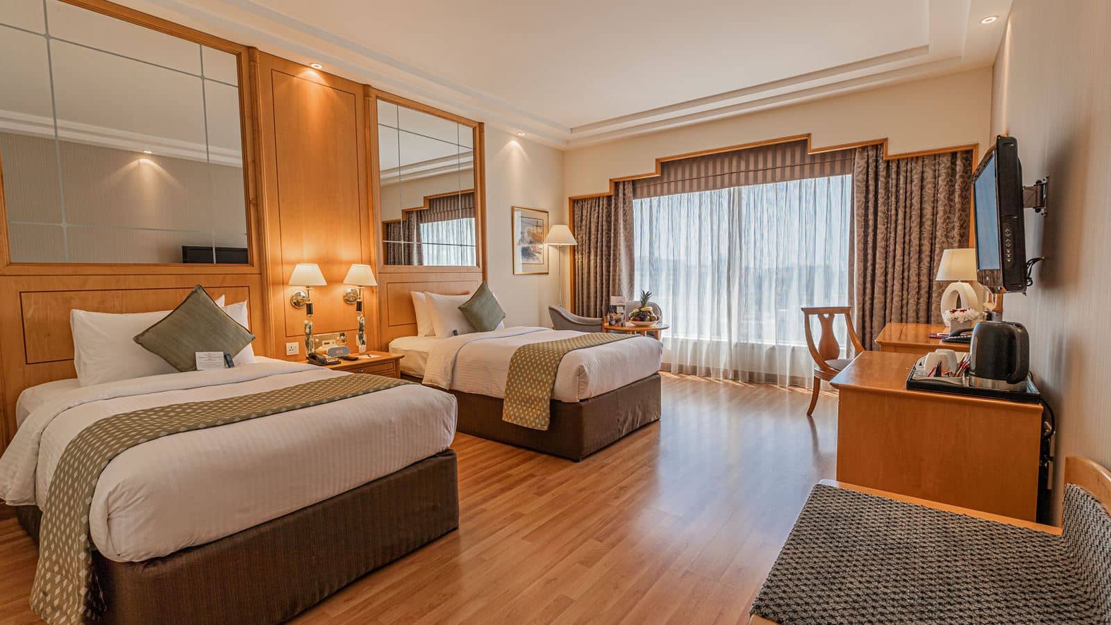 rooms-club-room