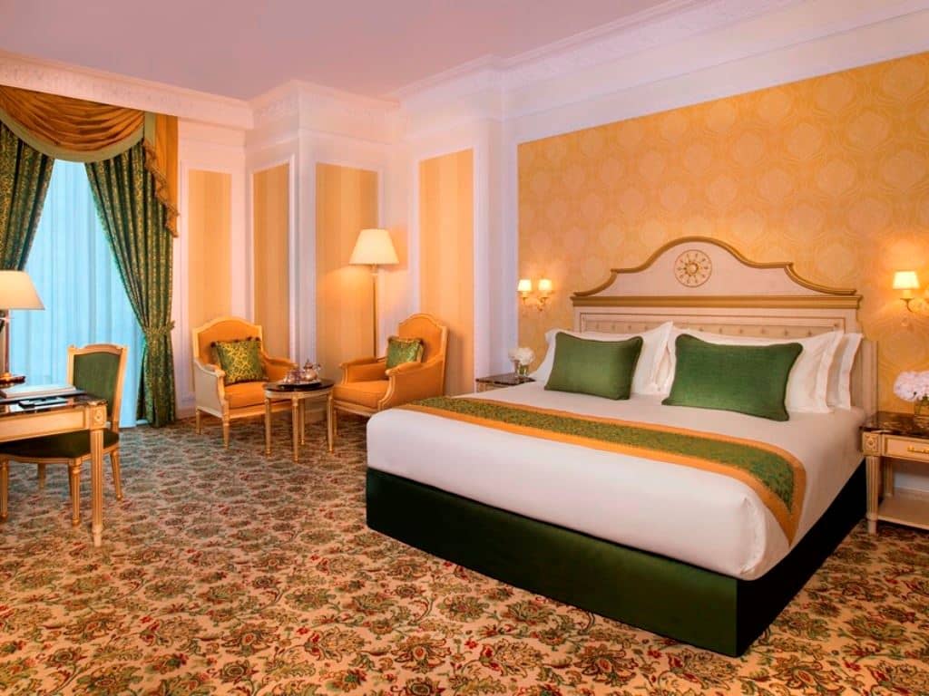 rooms-deluxe-room