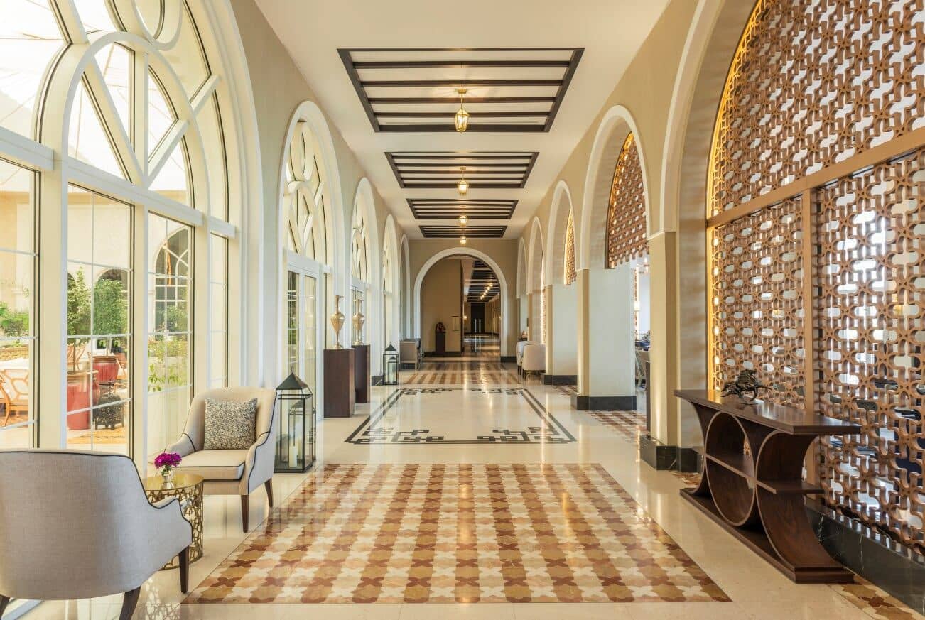 restaurants-equestrian-lounge