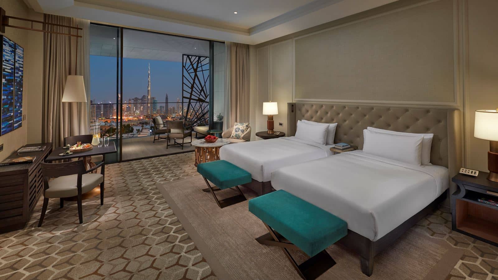 rooms-deluxe-skyline-view-room