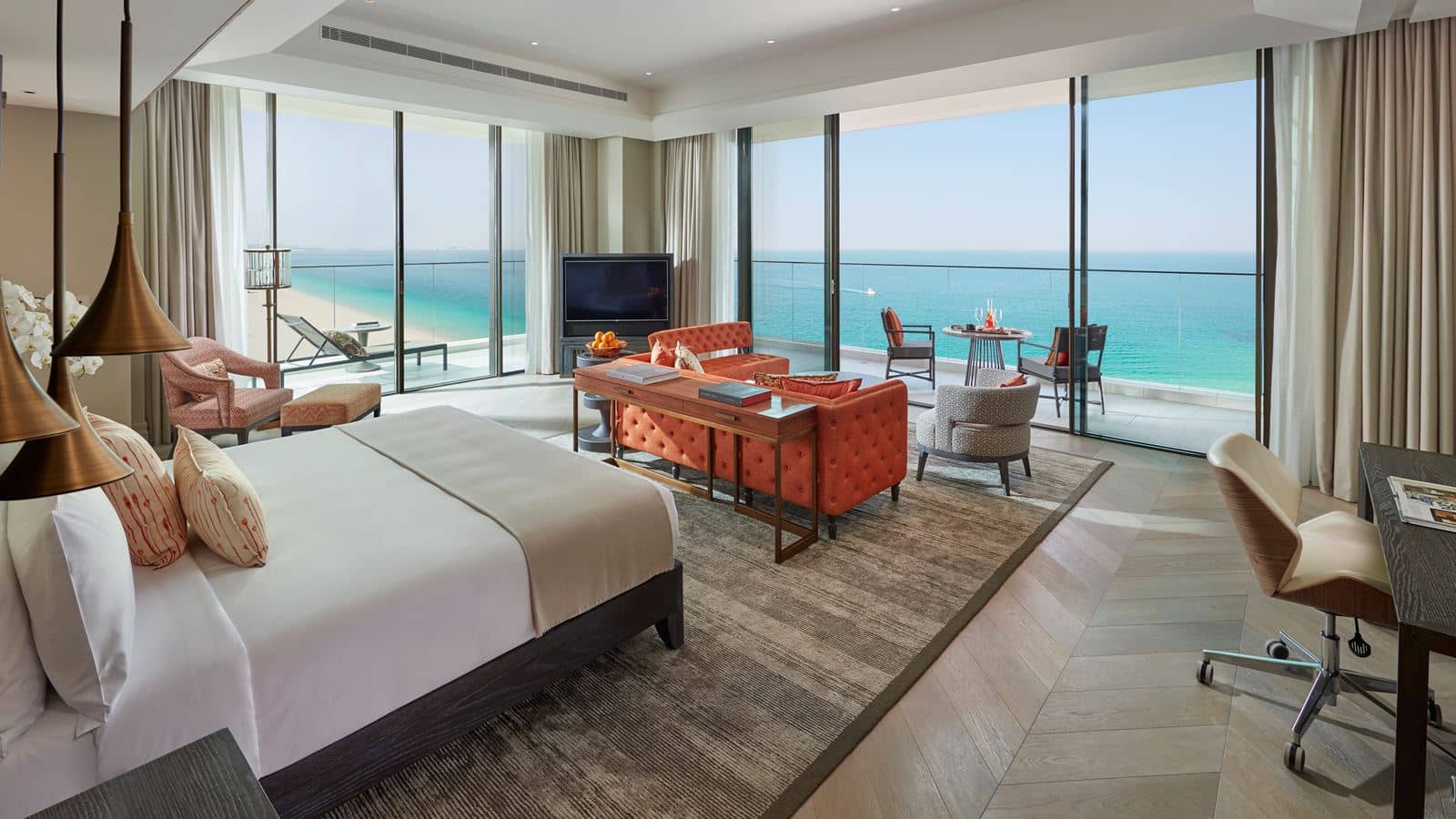 rooms-mandarin-sea-front-suite