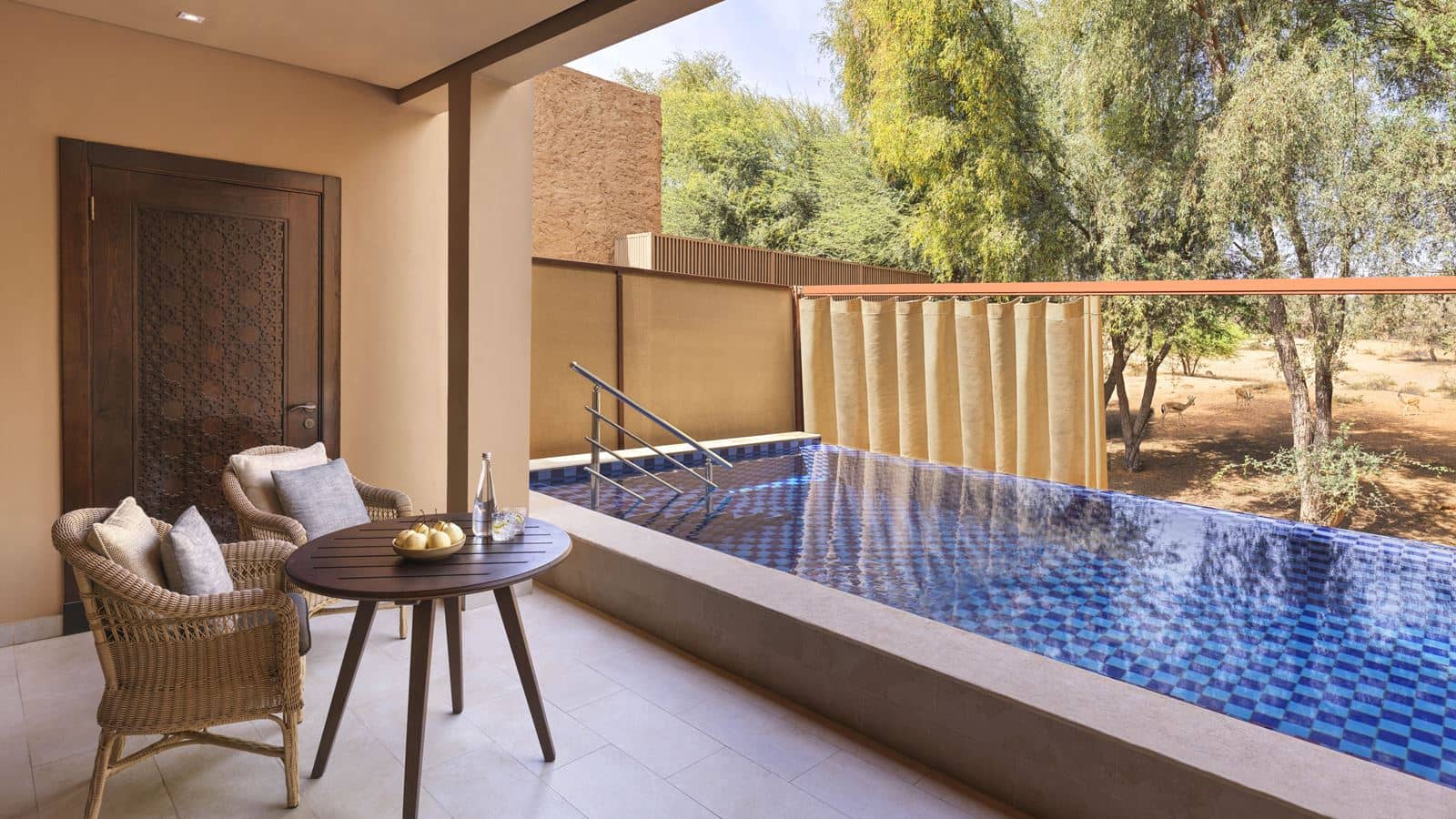 rooms-al-rimal-enclosed-pool-villa