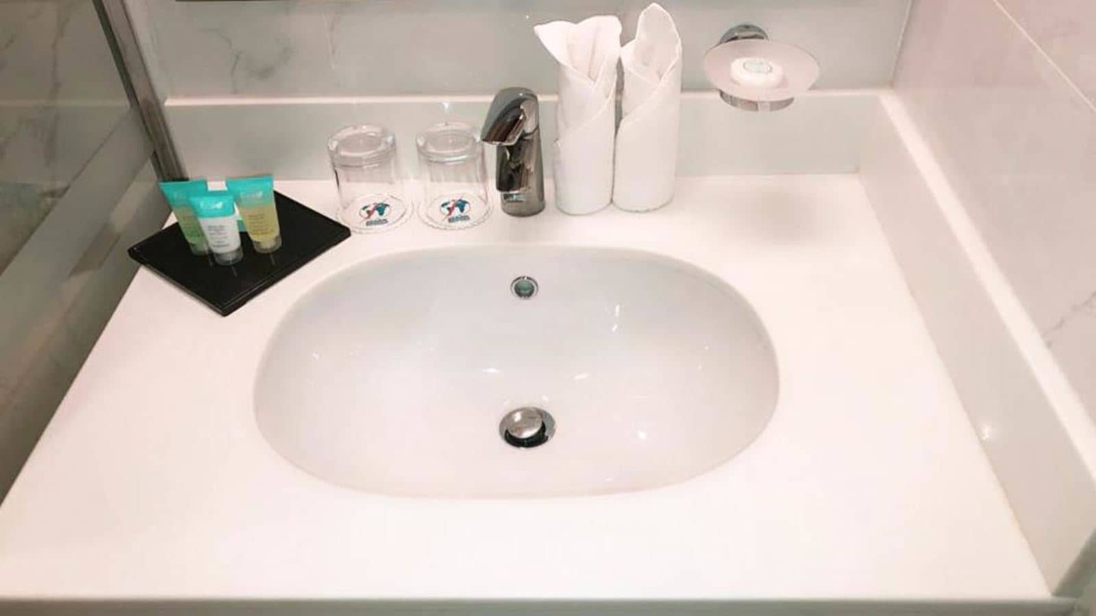 rooms-twobedroom-suite