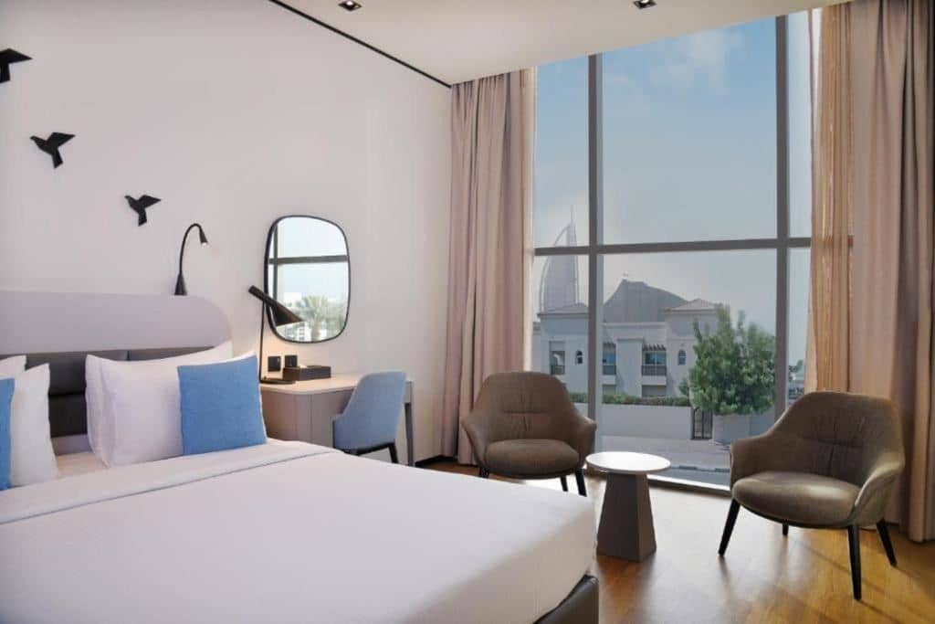 rooms-superior-room-burj-view