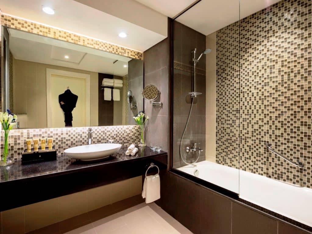 rooms-three-bedroom-suite-downtown-view