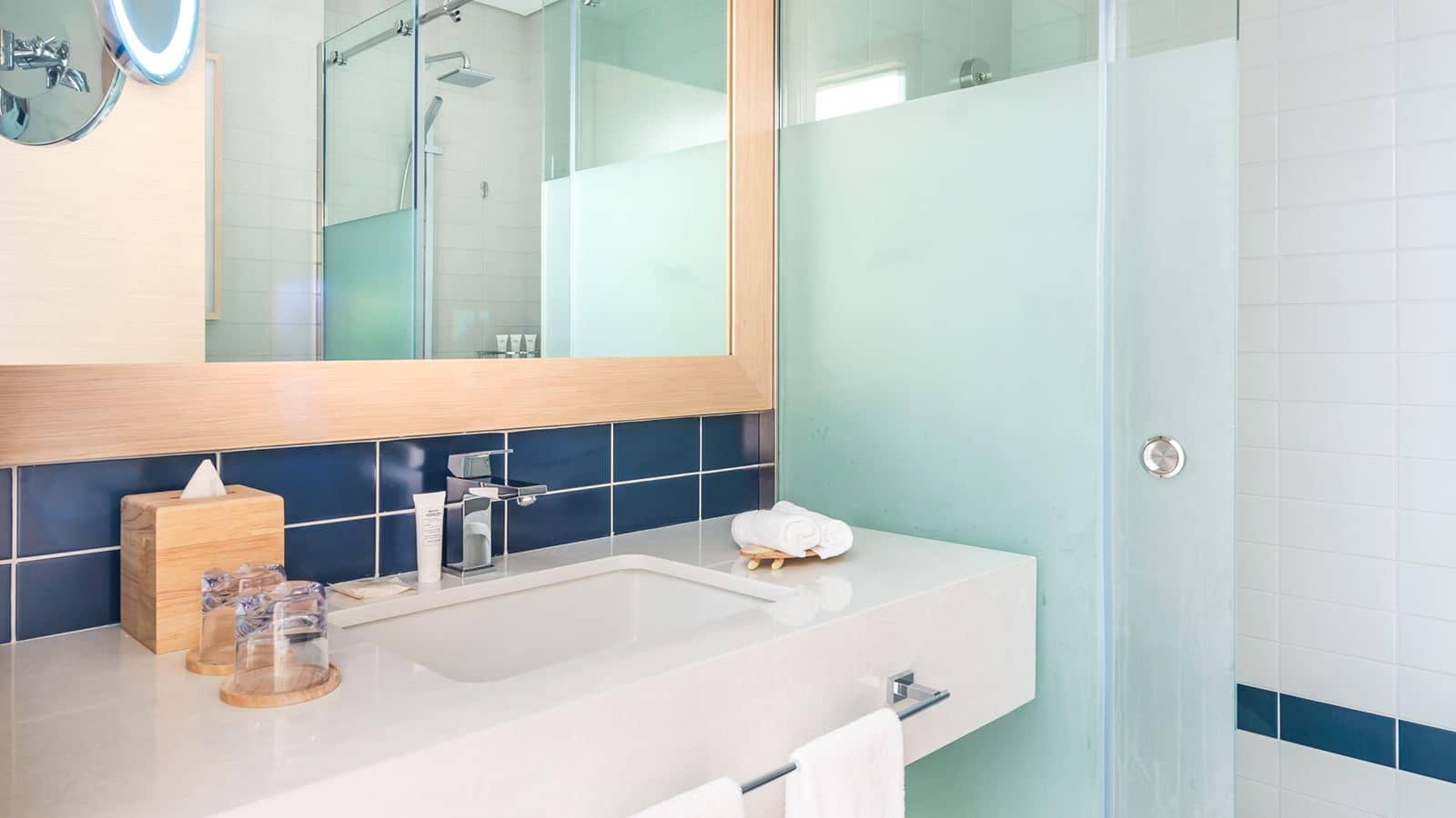 rooms-one-bedroom-suite-sea-view