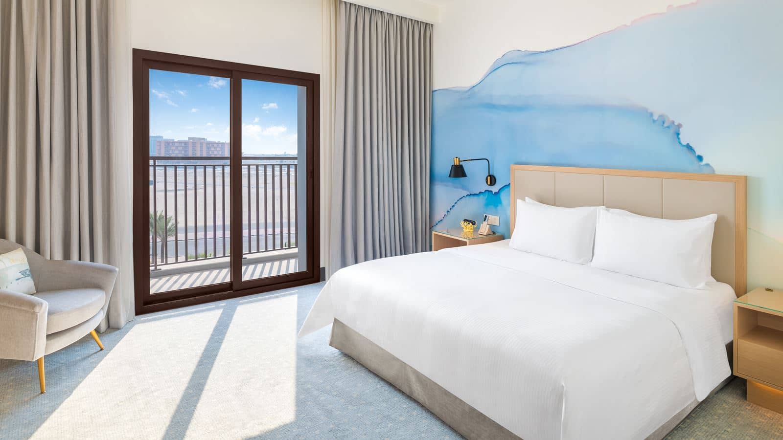 rooms-deluxe-room-city-view