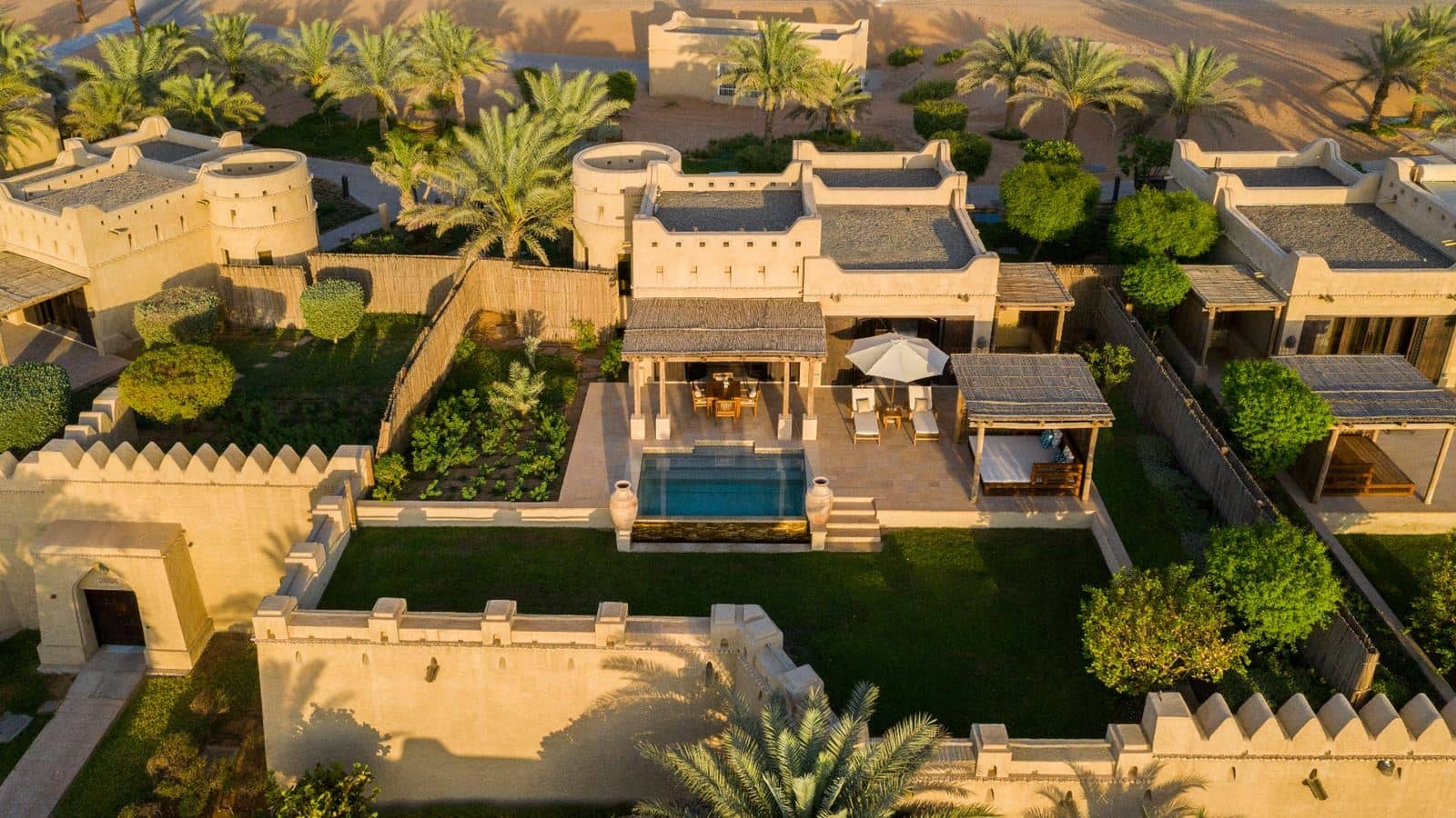 rooms-one-bedroom-anantara-pool-villa
