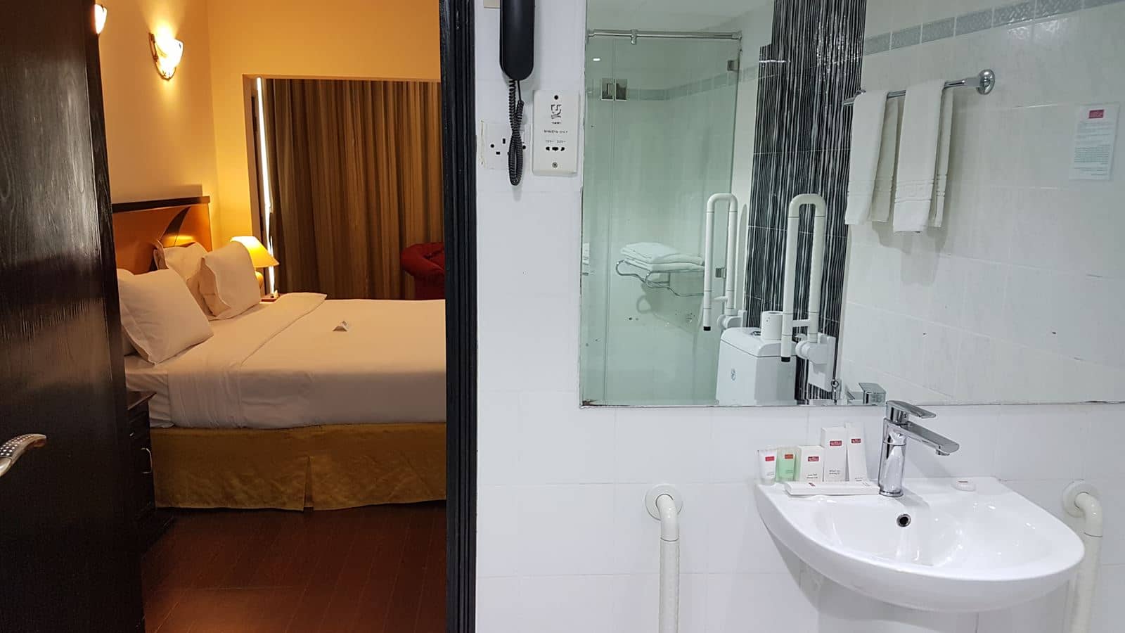 rooms-standard-suite