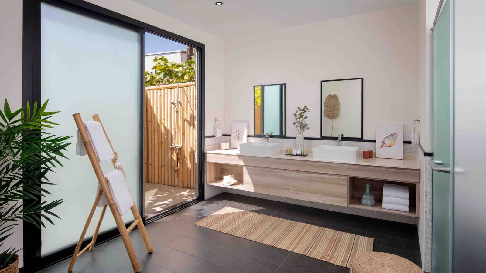 rooms-junior-beach-access-suite