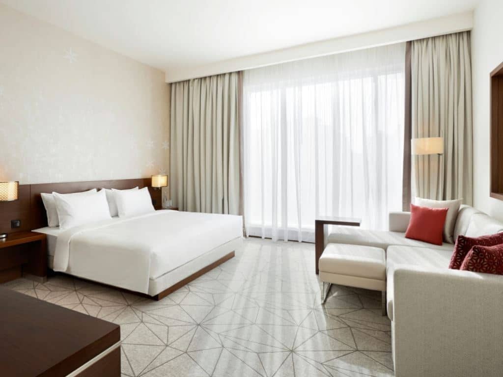 rooms-pool--view-king--twin-room