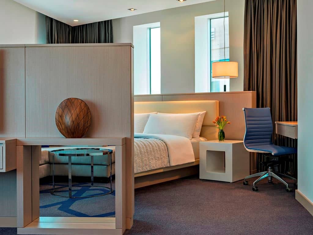 rooms-deluxe-suite