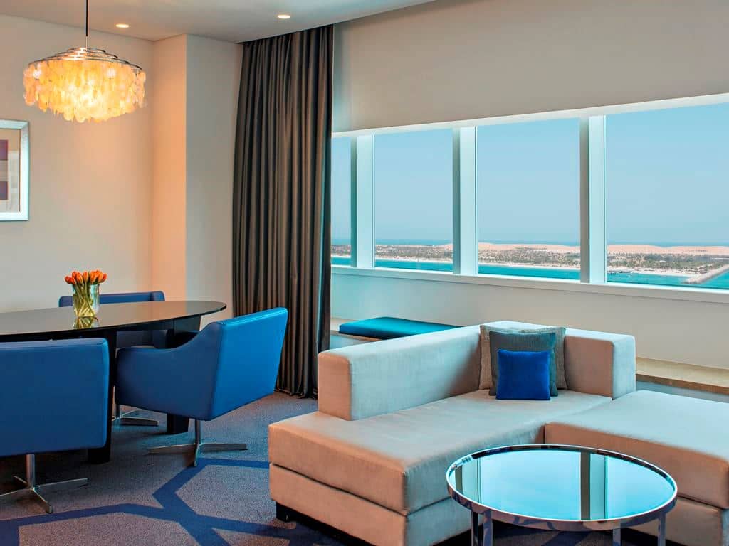 rooms-deluxe-suite