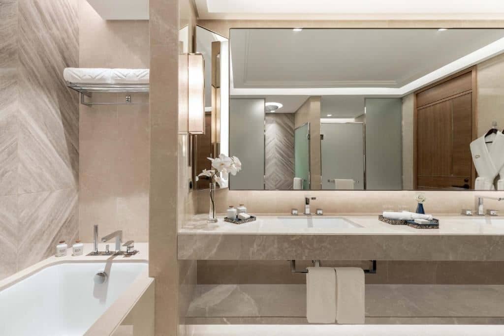 rooms-luxury-family-room