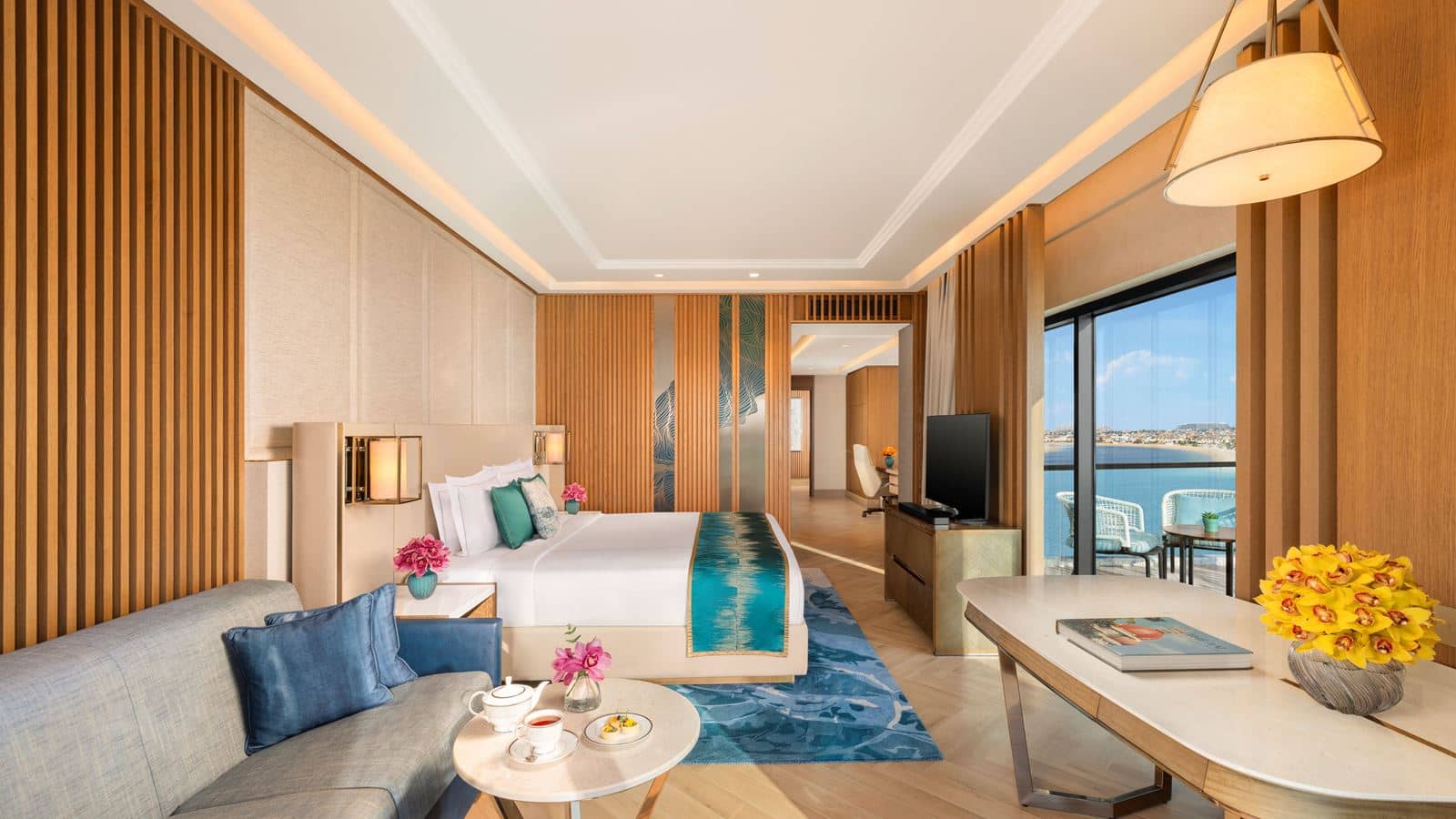 rooms-grand-luxury-suite-sea-view-with-open-jacuzzi