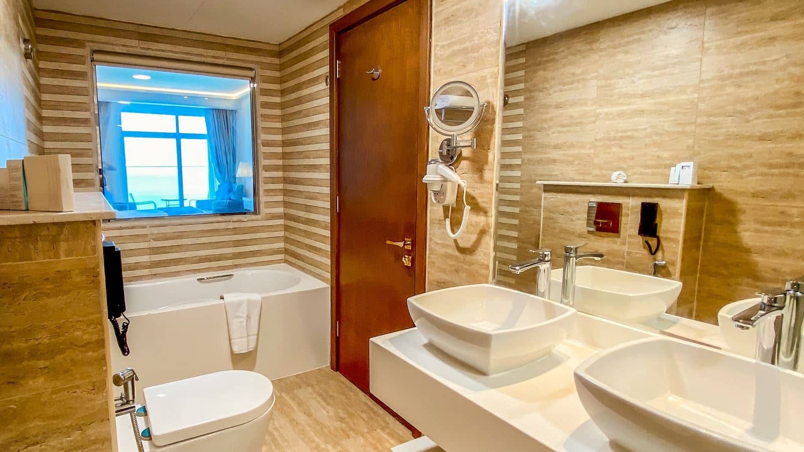 rooms-deluxe-ocean-view