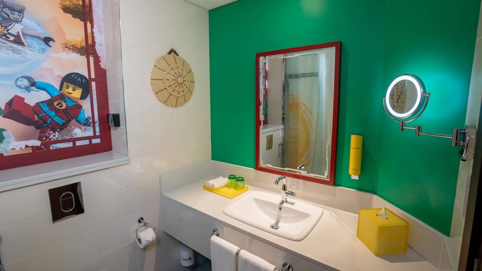 rooms-run-of-the-house-fully-themed-room