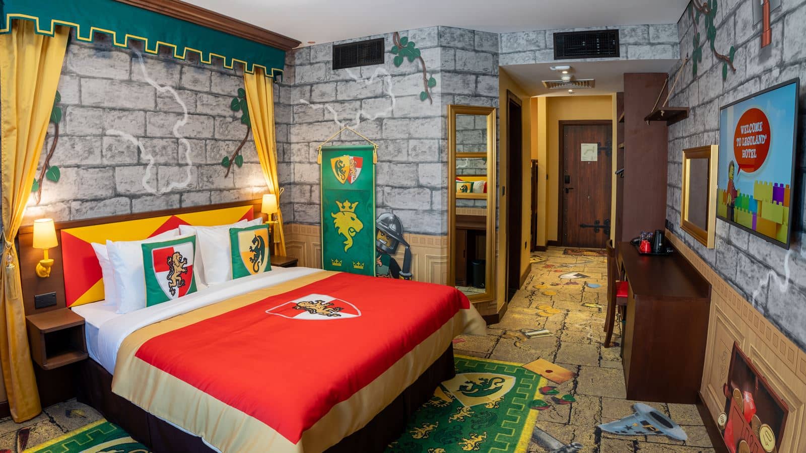 rooms-run-of-the-house-fully-themed-room