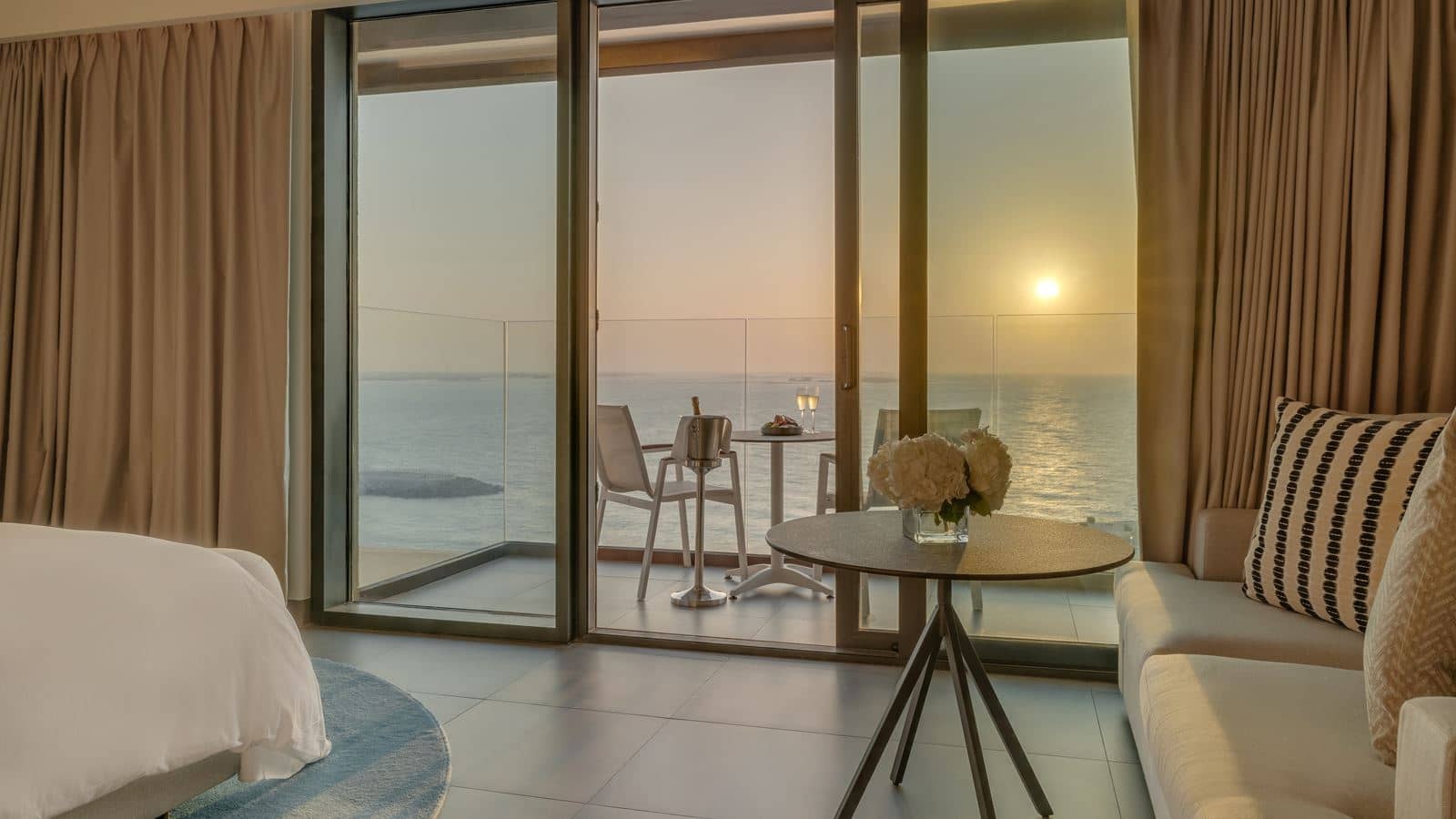 rooms-superior-island-sea-view-room