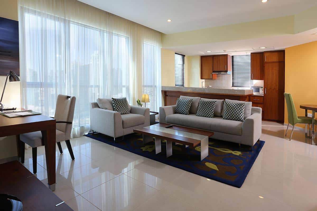 rooms-one-bedroom-deluxe-suite-city-view