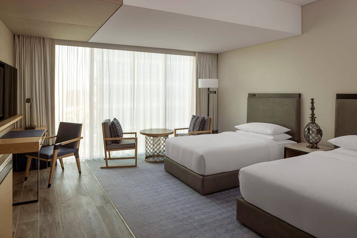 rooms-deluxe-room-city-view