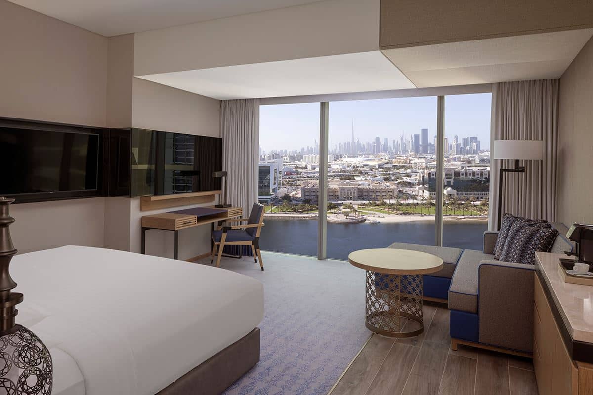 rooms-deluxe-room-creek-view