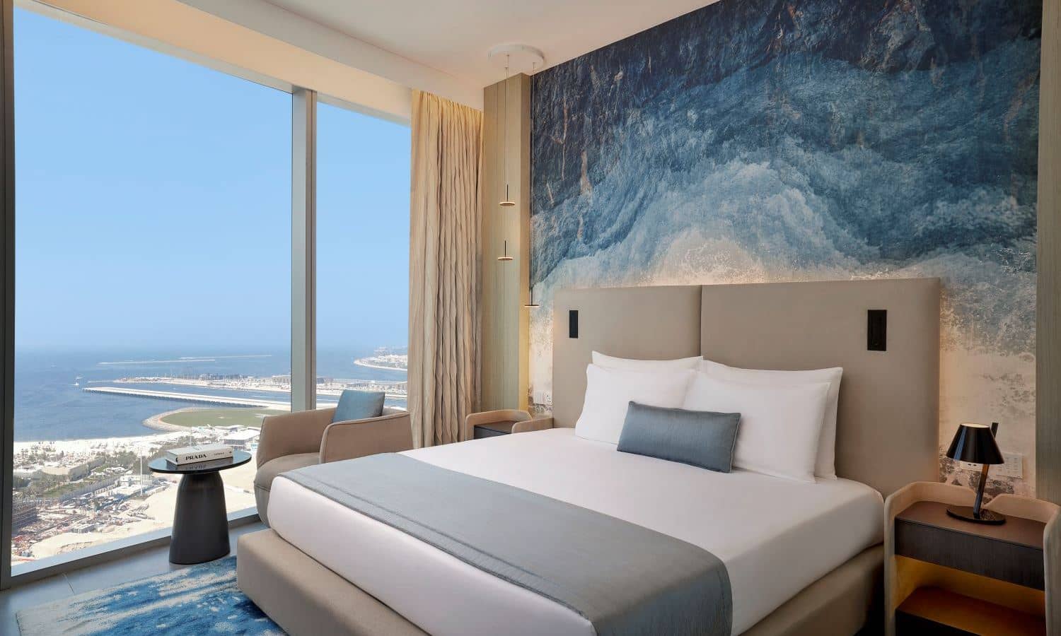 rooms-deluxe-room