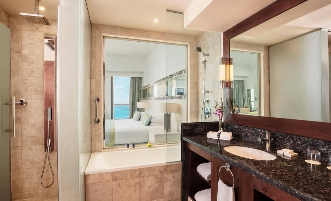 rooms-sea-view-junior-suite-with-balcony-and-lounge-access