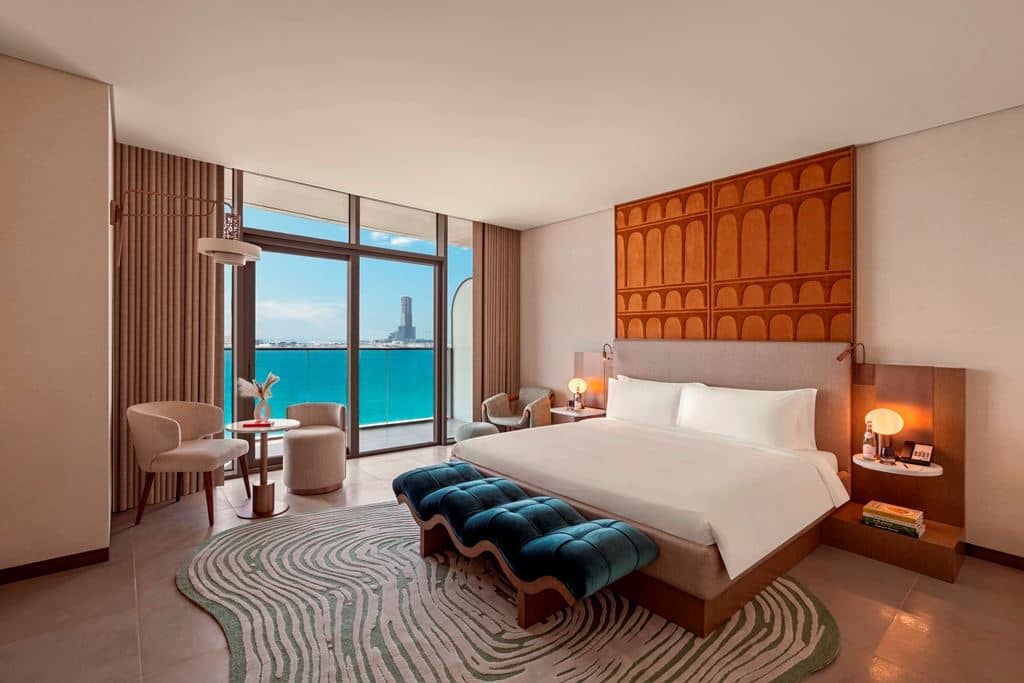 rooms-one-bedroom-collection-corner-suite