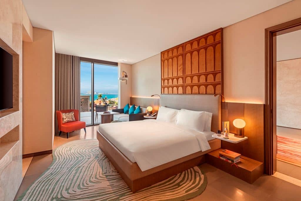 rooms-aura-suite--private-pool-and-beach-access