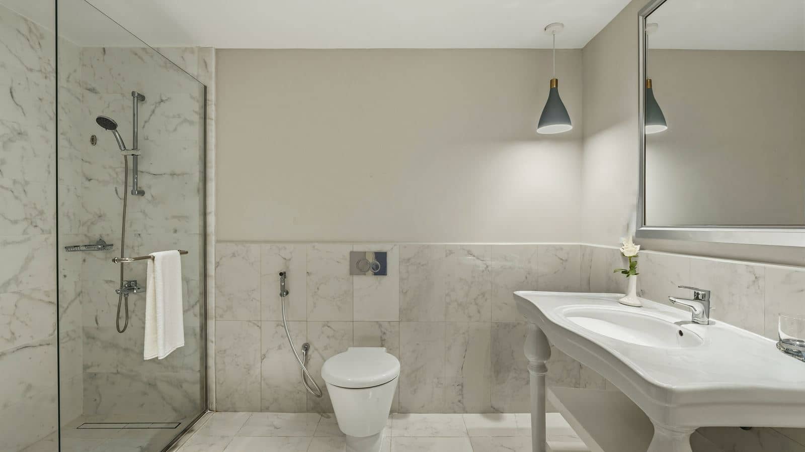 rooms-two-bedroom-family-suite-poolsea