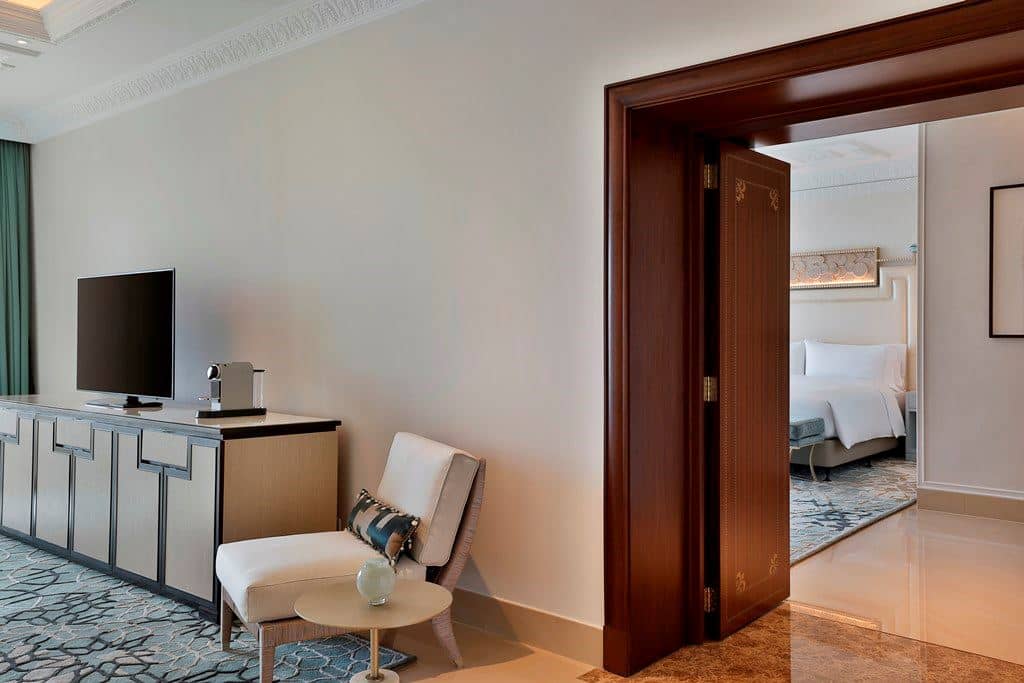 rooms-one-bedroom-golf-course-view-suite