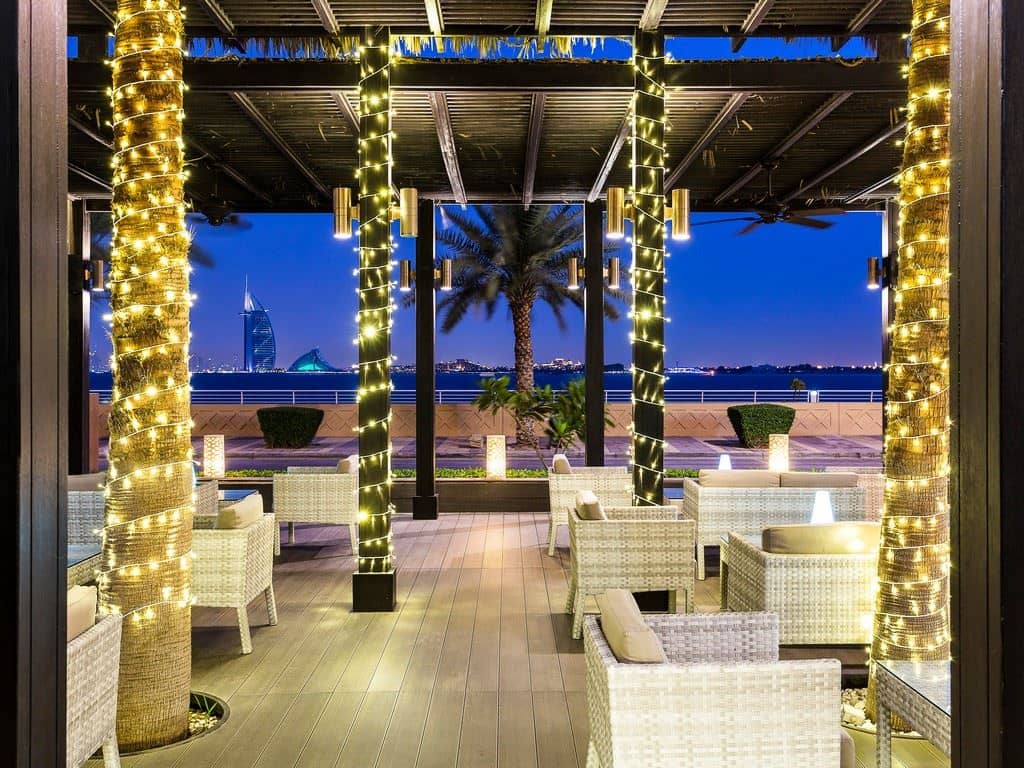 restaurants-revo-cafe
