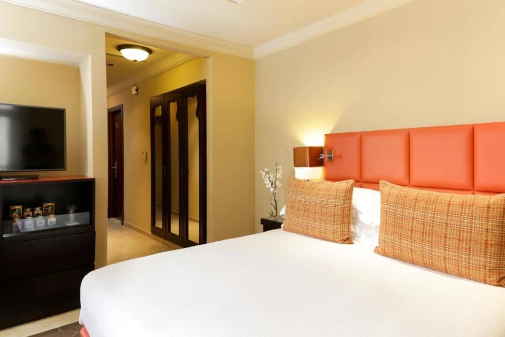 rooms-city-view-room
