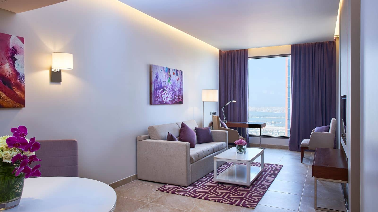 rooms-1-bedroom-suite-city-view