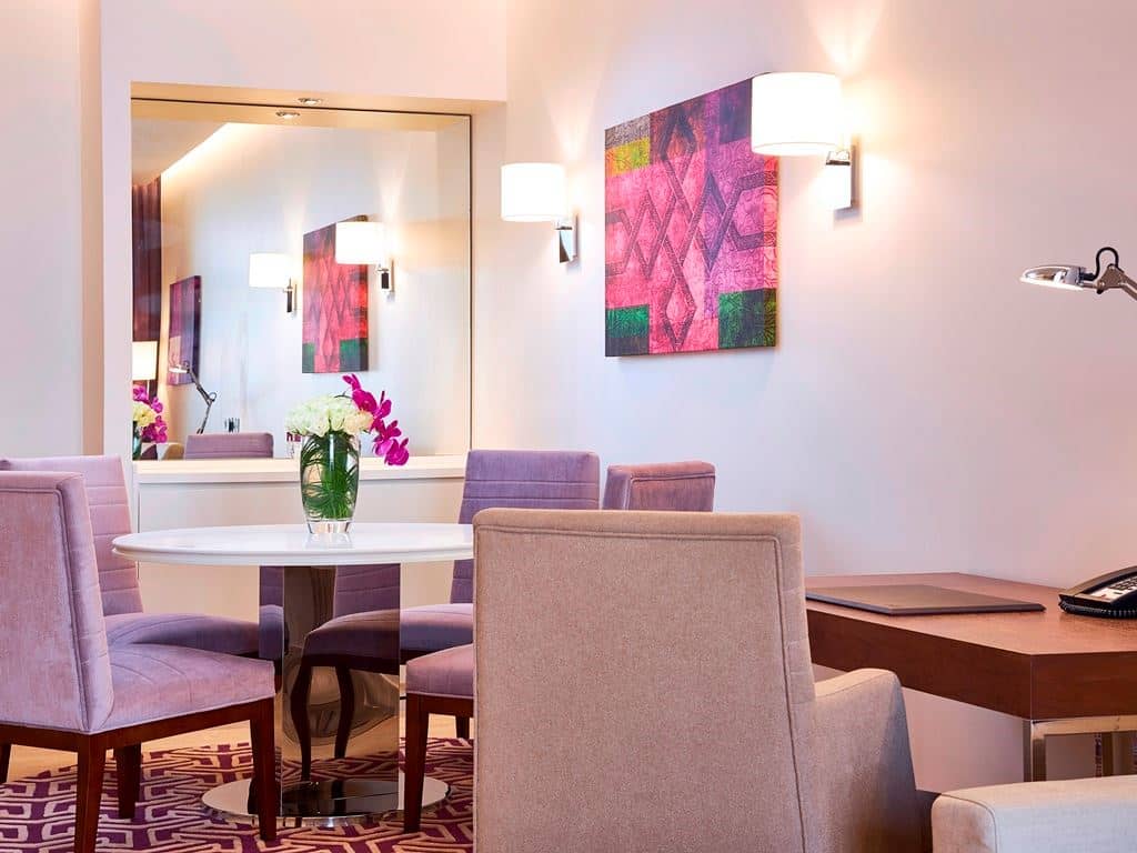 rooms-2-bedroom-suite-city-view