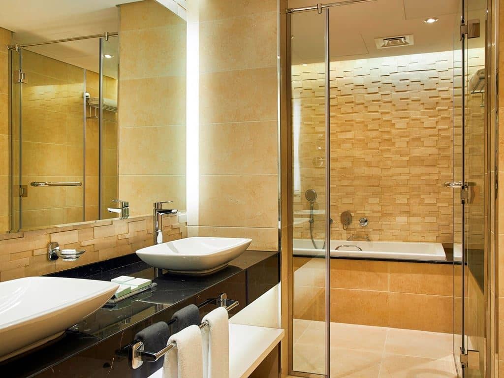 rooms-2-bedroom-suite-city-view