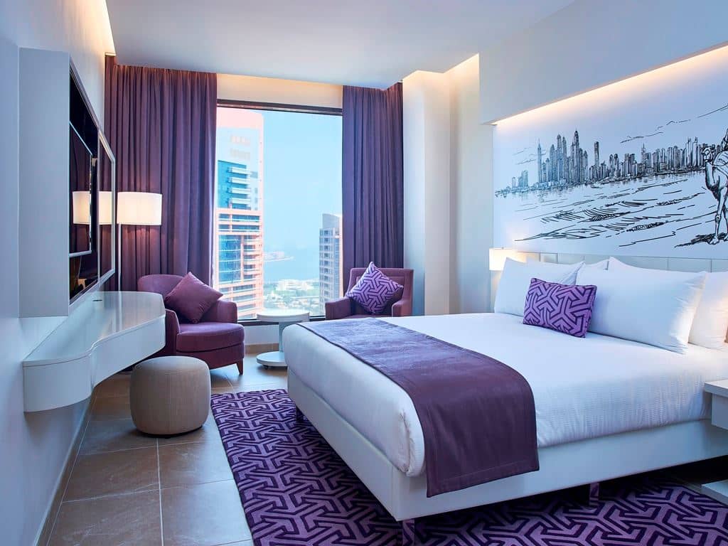 rooms-2-bedroom-suite-skyline-view