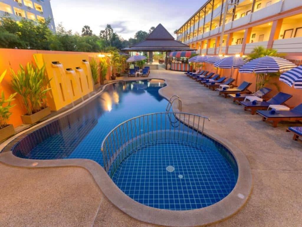 pools-outdoor-pool