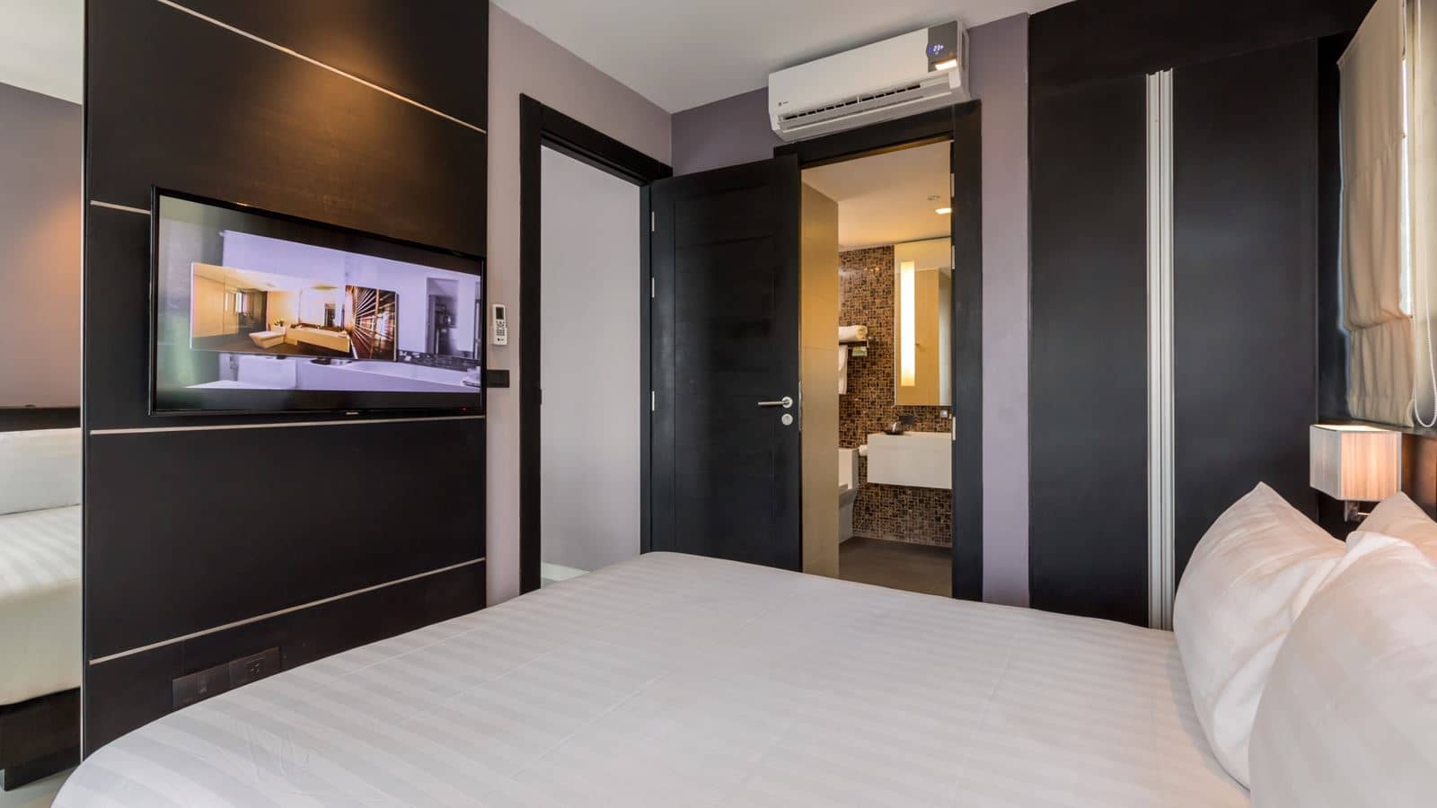 rooms-2-broom-family-suite