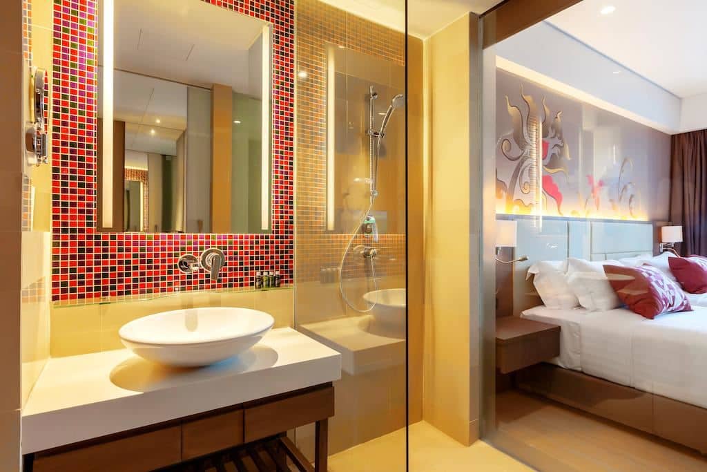 rooms-deluxe-pool-access