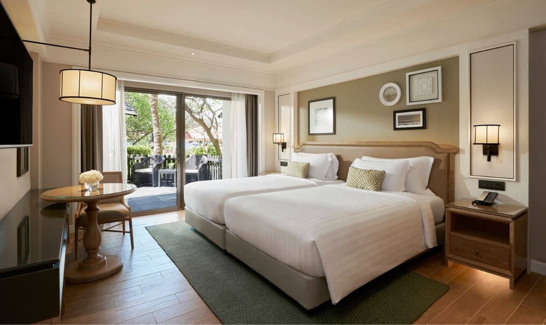 rooms-lanai-room