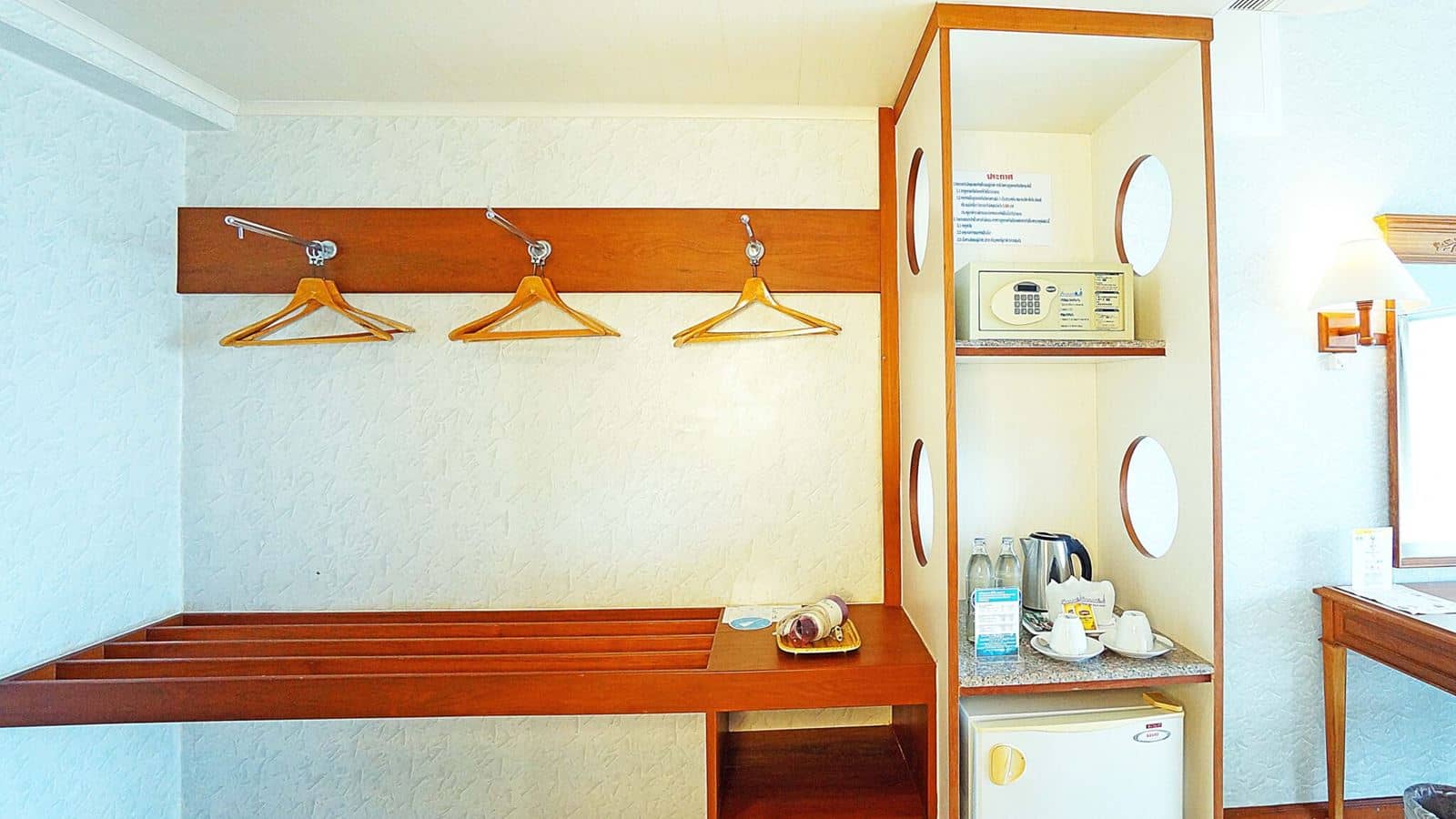 rooms-superior-room