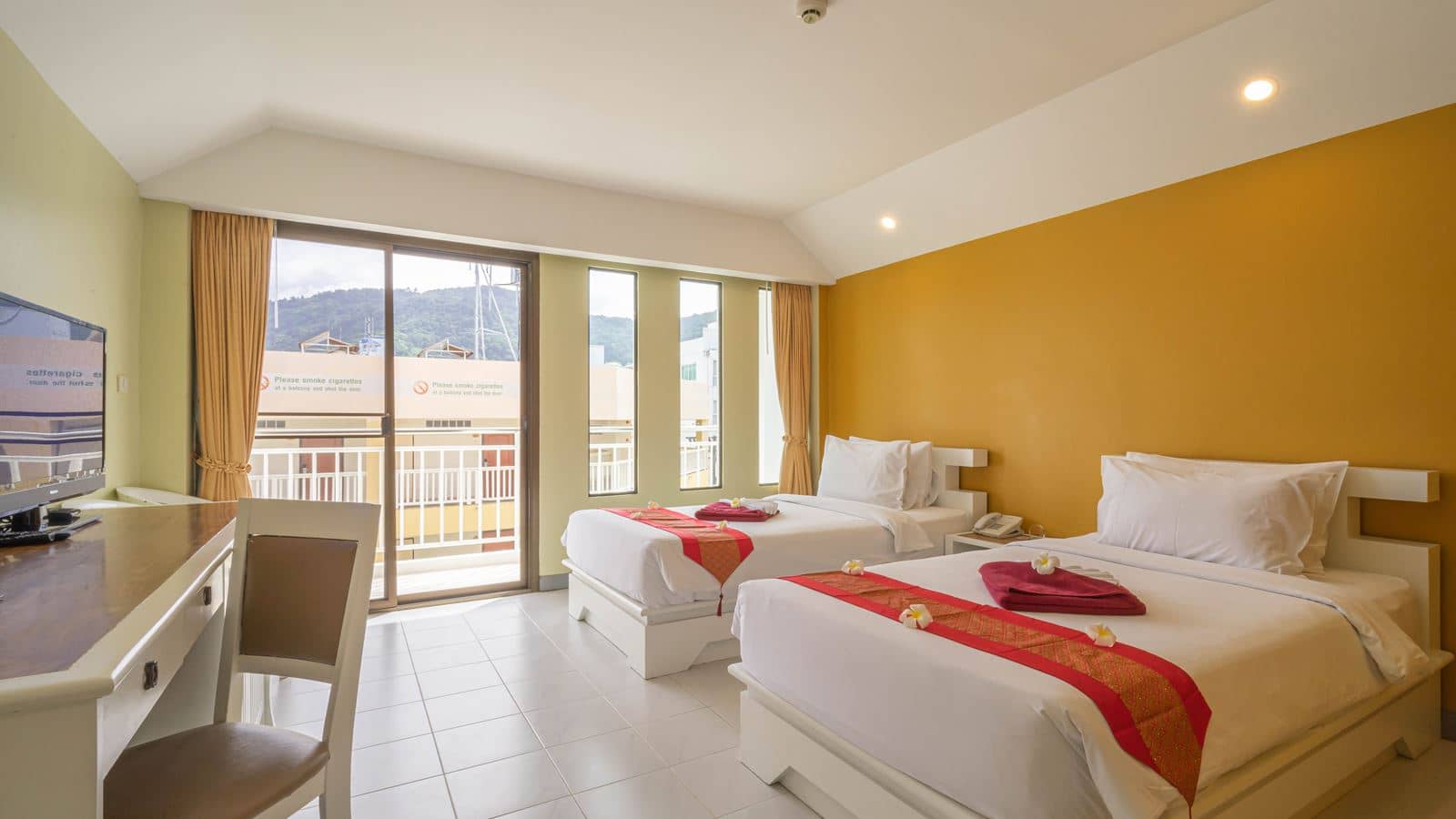 rooms-deluxe-room
