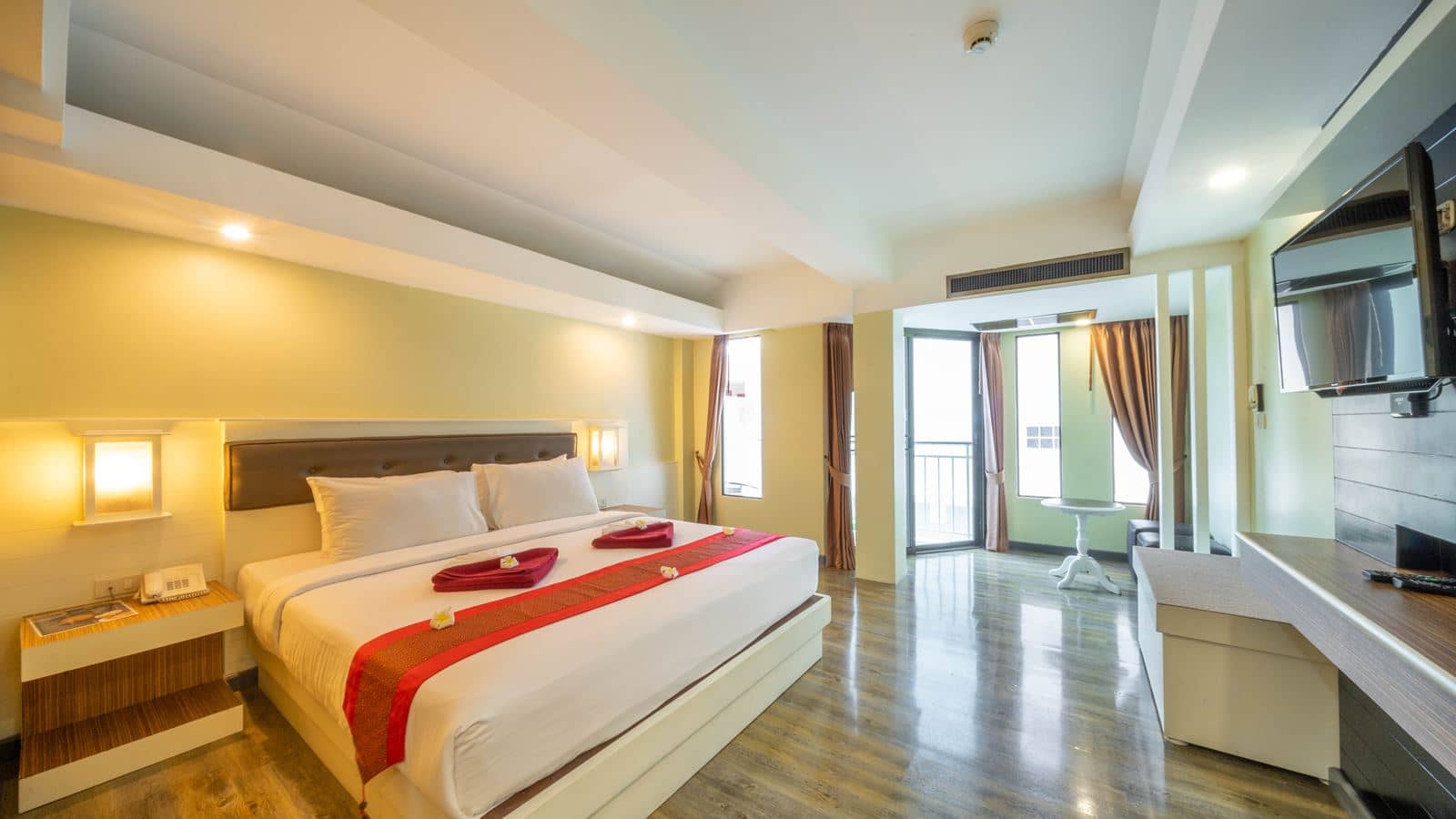 rooms-deluxe-studio