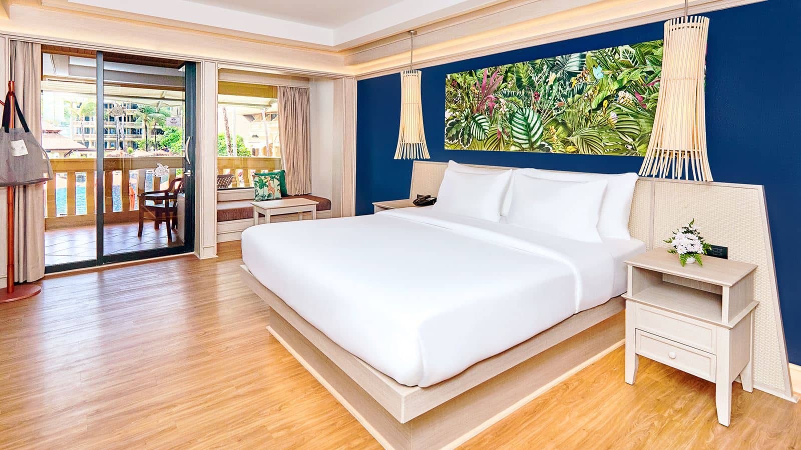 rooms-deluxe-poolview