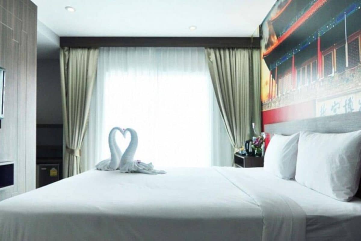 rooms-deluxe-room