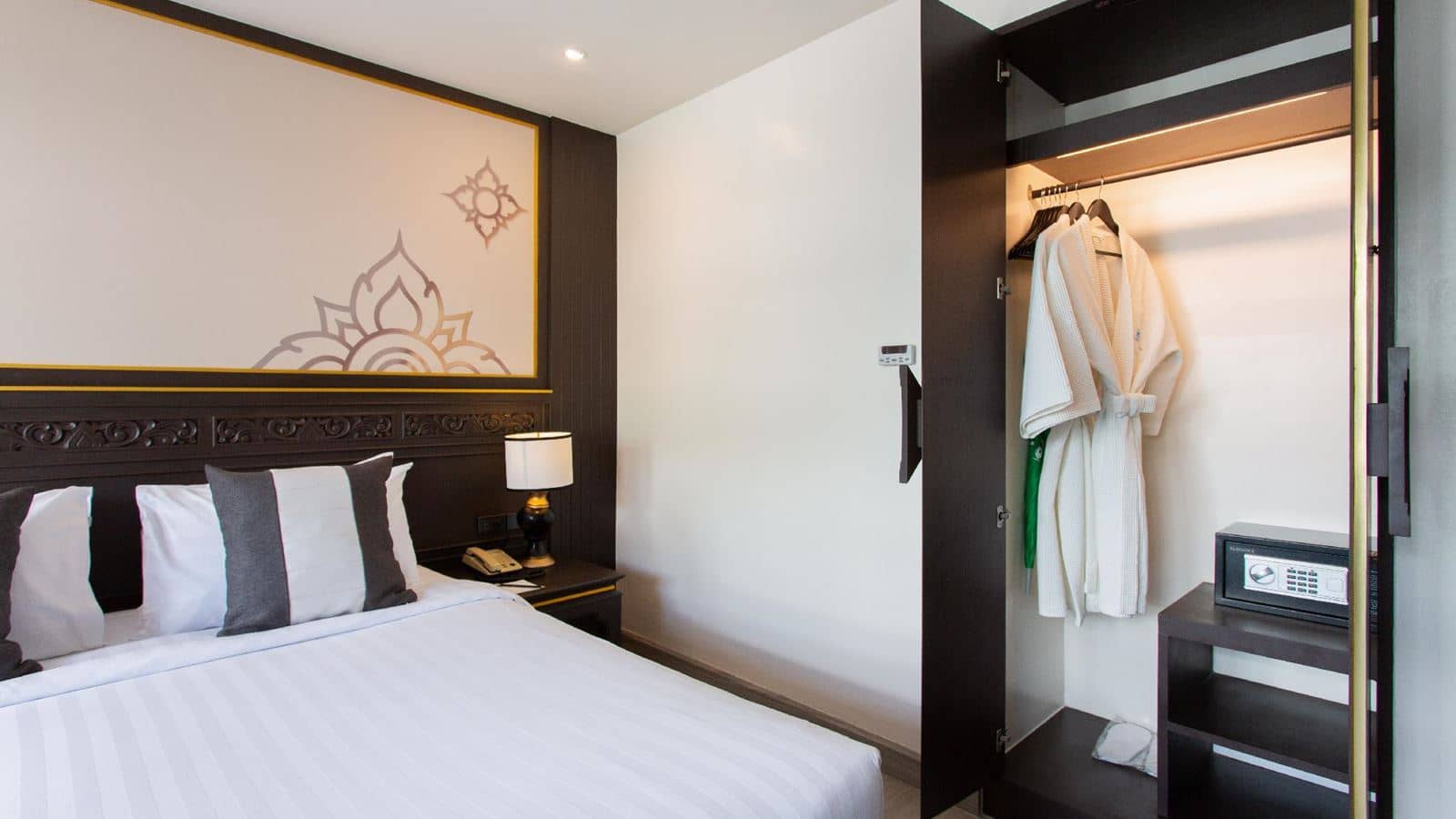 rooms-superior-mountain-view-room